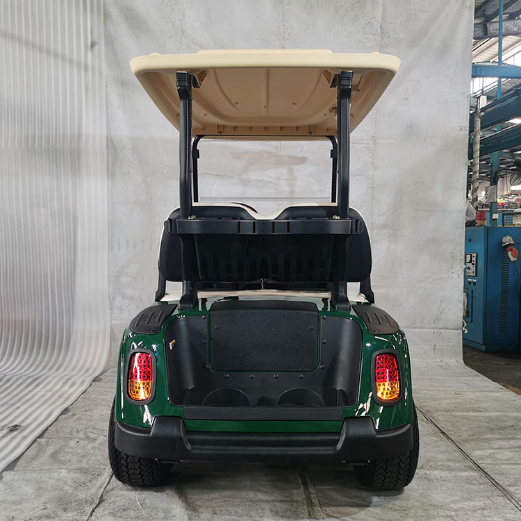 4-miestny golfový kočík s 48V lítiovou batériou.