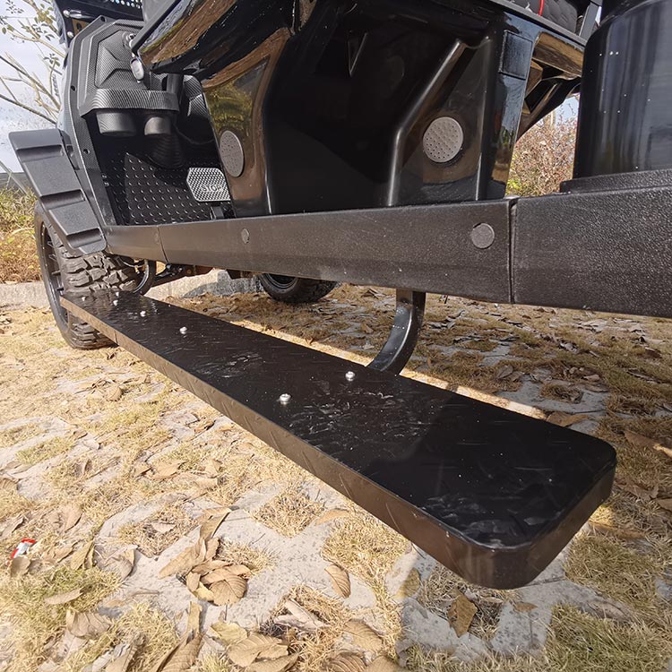 Bočný pedál elektrického vozidla