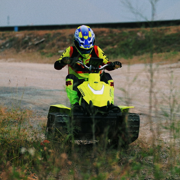 Elektrický dvojstopový snežný skúter Etv-8 je vhodný pre off-roadové outdoorové aktivity